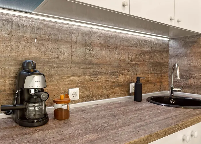 Didi's Stylish - Seaview & Pool Backyard فارنا