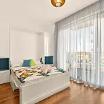 Апартаменты Blue Mirage - Seaview & Pool Backyard