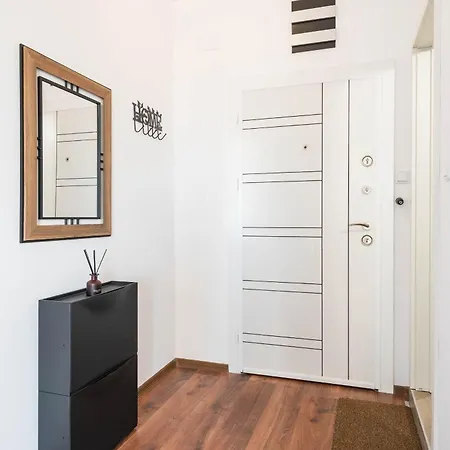 Didi's Stylish - Seaview & Pool Backyard * Varna