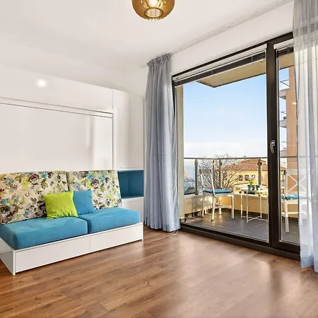 Apartment Didi's Stylish - Seaview & Pool Backyard Varna