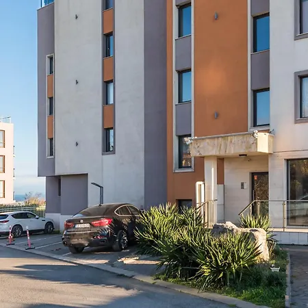 Blue Mirage - Seaview & Pool Backyard Appartement Varna